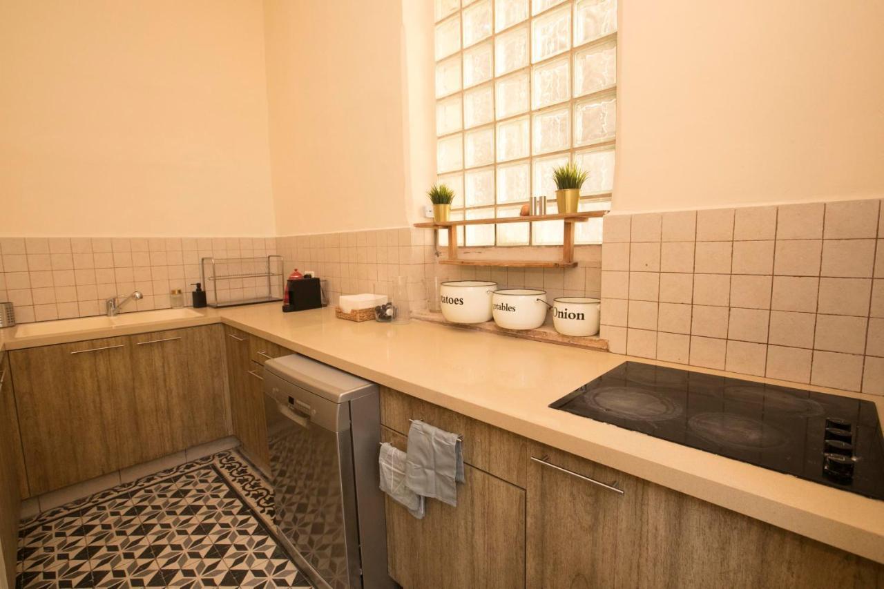 Historic 4-Bedroom Gem With Private Garden, Steps From Old City & Mamila Complex Jerusalem Eksteriør bilde