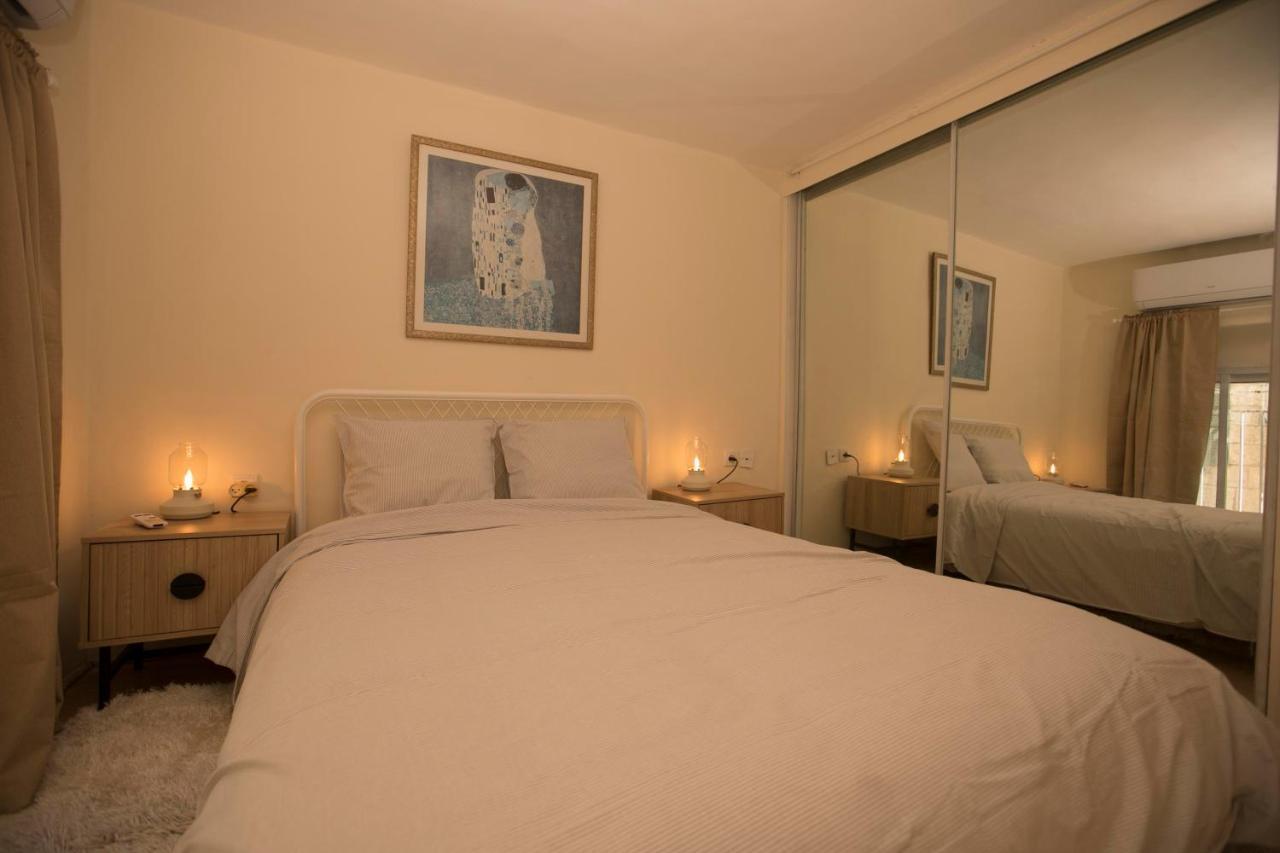 Historic 4-Bedroom Gem With Private Garden, Steps From Old City & Mamila Complex Jerusalem Eksteriør bilde