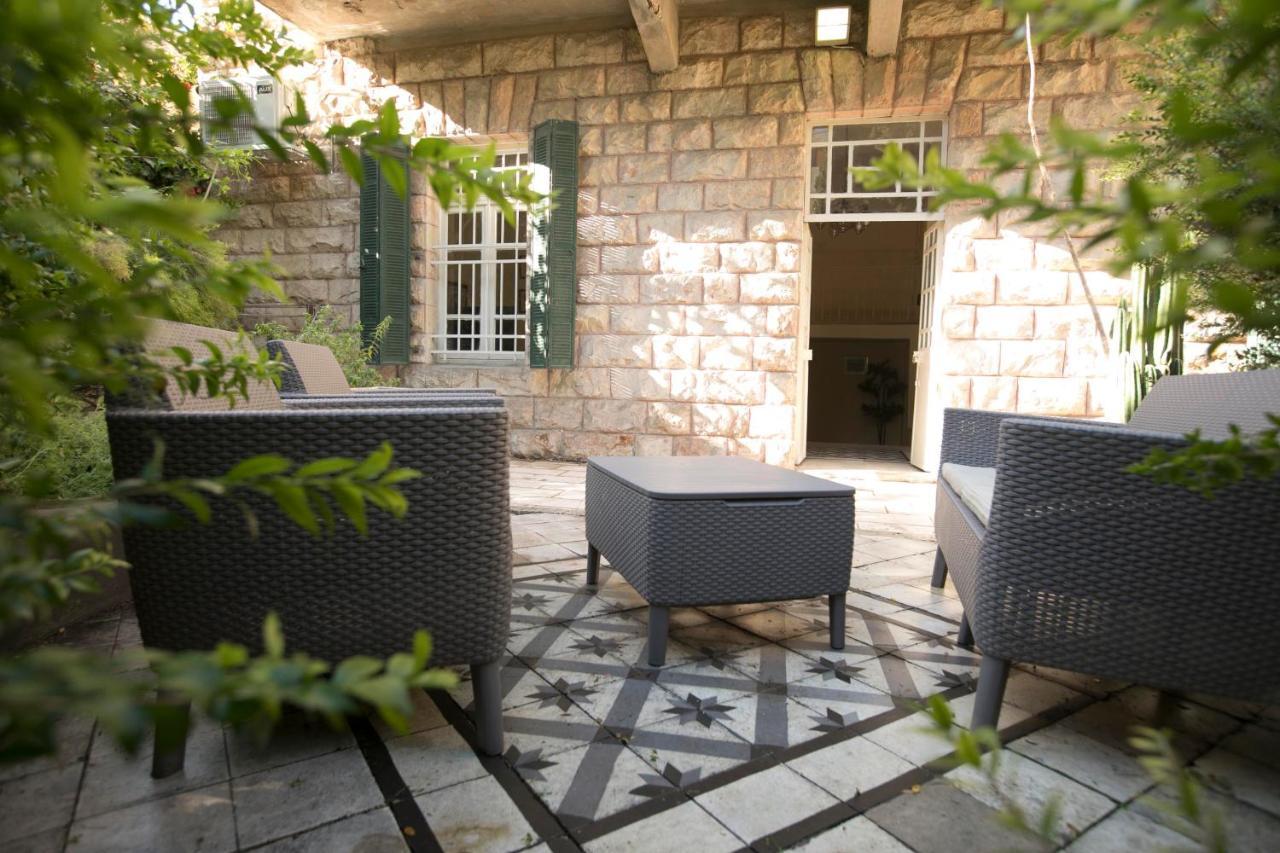 Historic 4-Bedroom Gem With Private Garden, Steps From Old City & Mamila Complex Jerusalem Eksteriør bilde